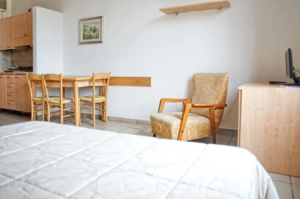 Victoria Hotels Carso Camnago Volta Aparthotel