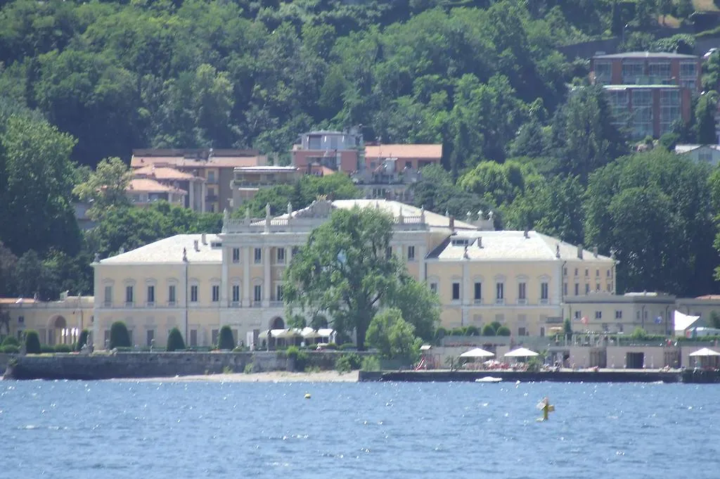 ** Ξενοδοχείο με διαμερίσματα Victoria Hotels Carso Camnago Volta Ιταλία