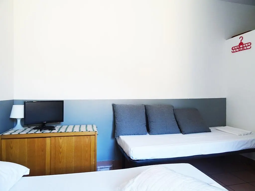 Ξενοδοχείο με διαμερίσματα Victoria Hotels Carso Camnago Volta