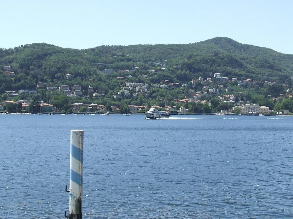 ** Ξενοδοχείο με διαμερίσματα Victoria Hotels Carso Camnago Volta Ιταλία