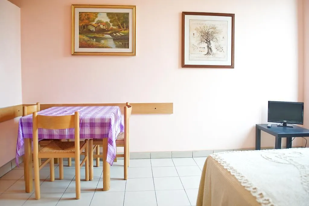 Camnago Volta Victoria Hotels Carso איטליה