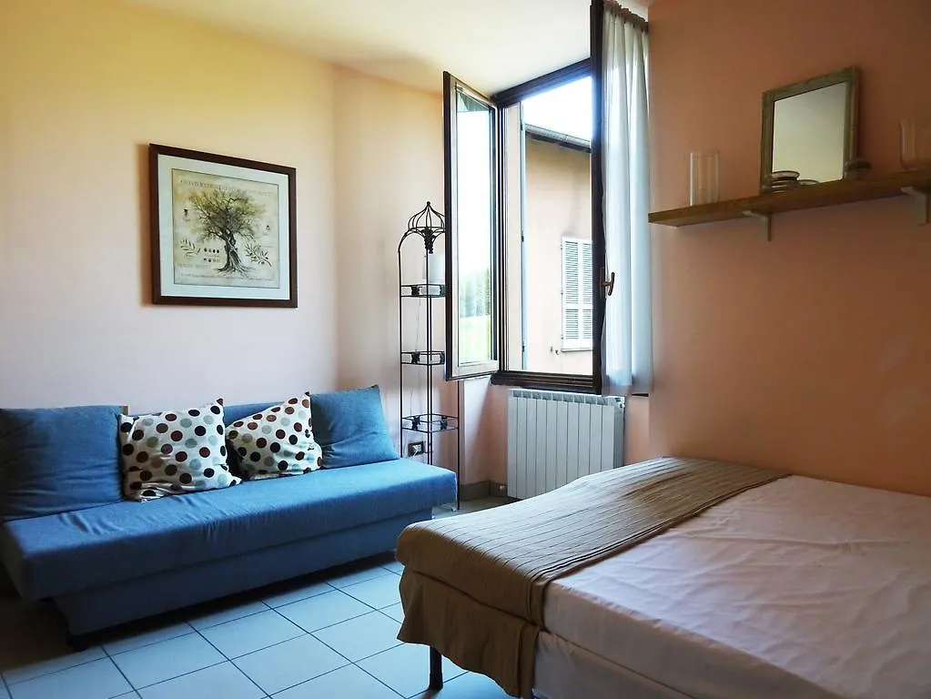 Camnago Volta Victoria Hotels Carso מלון דירות Camnago Volta